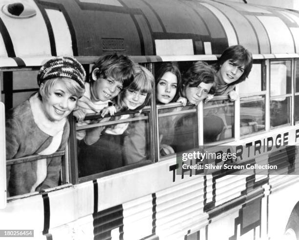 The cast of TV sitcom 'The Partridge Family', circa 1971. Left to right: Shirley Jones, Jeremy Gelbwaks, Suzanne Crough, Susan Dey, Danny Bonaduce...