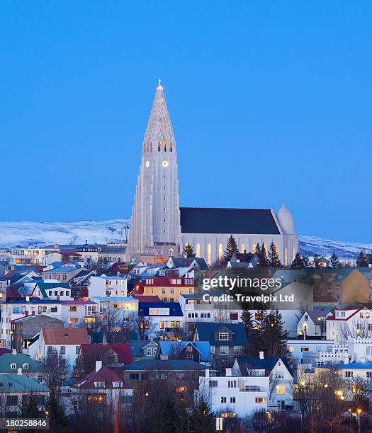 view of hallgrimskirkja church, reykjavik - reykjavik stock-fotos und bilder