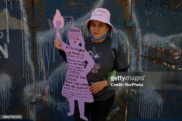 Roxana Ruiz is accompanying mothers of missing daughters and victims of feminicide and sexist violence at the Angel of Independence in Mexico City,...