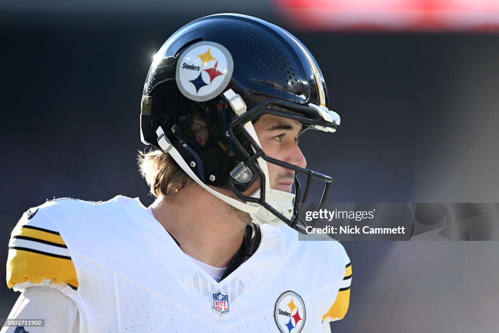 Pittsburgh Steelers v Cleveland Browns