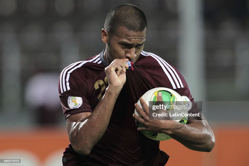 Venezuela v Peru - South American Qualifiers