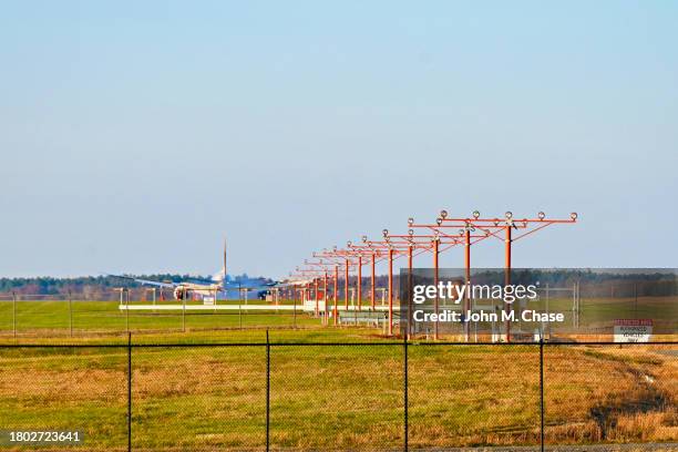 etihad airlines 787-9 dreamliner lands at washington dulles international airport, virginia (usa) - abu dhabi international airport stock pictures, royalty-free photos & images