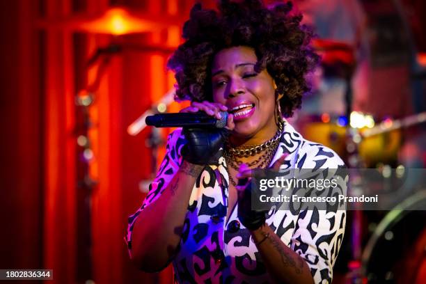 Macy Gray performs at Blue Note on November 19, 2023 in Milan, Italy.