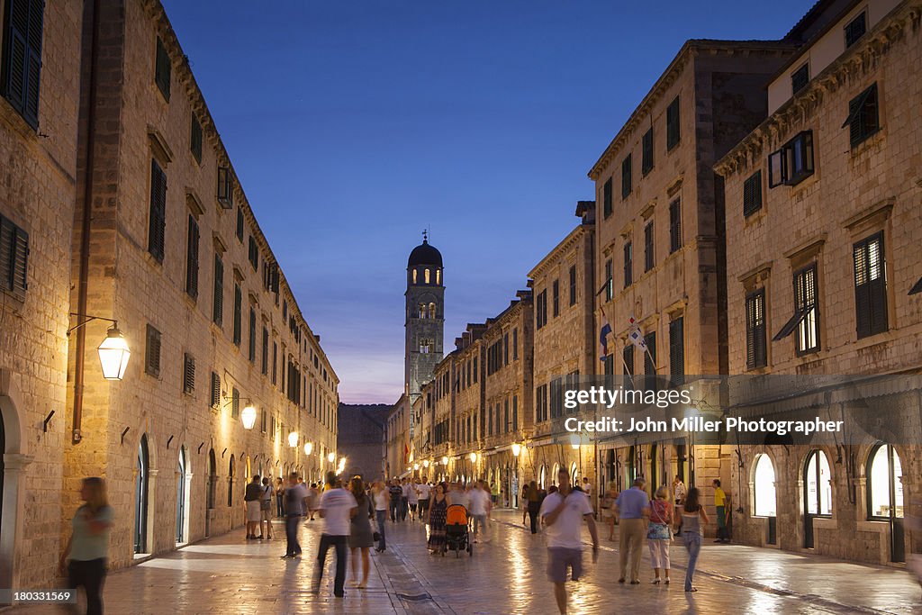 Dubrovnik, Stradun at dusk