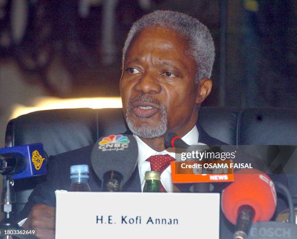 Chief Kofi Annan attends 25 February 2006 a meeting before the opening of the Alliance of Civilizations conference in Doha, which will start Sunday...