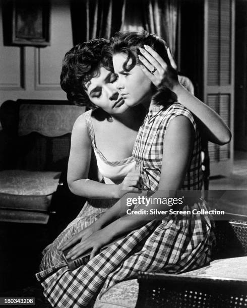 Polly Bergen as Peggy Bowden and Lori Martin as Nancy Bowden in 'Cape Fear', directed by J. Lee Thompson, 1962.