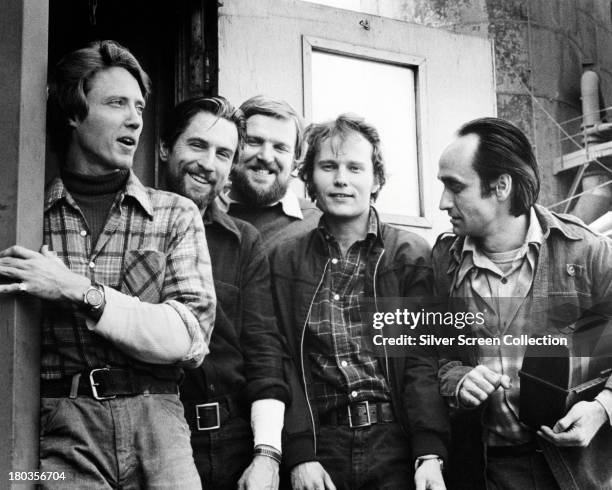 American actors Christopher Walken as Nick, Robert De Niro as Michael, Chuck Aspegren as Axel, John Savage as Steven and John Cazale as Stan in a...