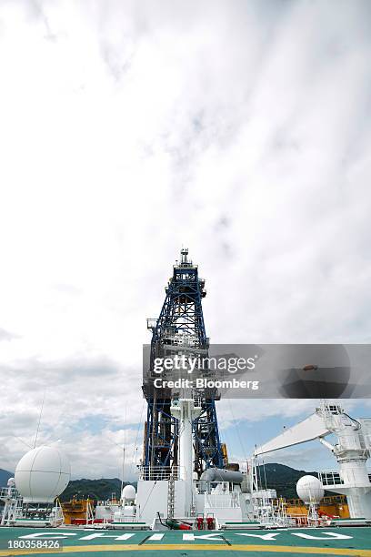Chikyu Rig 55 Chikyu Deep Sea Drilling Vessel Media Tour Stock Photos, High-Res ...