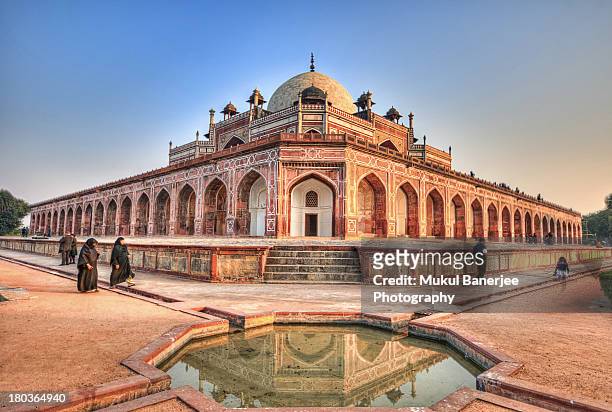humayun's tomb, new delhi - new delhi architecture stock pictures, royalty-free photos & images