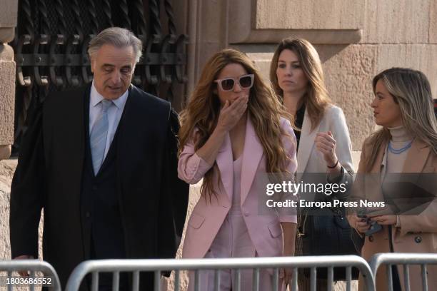 Singer Shakira with her lawyers, Pau Molins , Miriam Company , on her arrival at the Audiencia Nacional on the day her trial begins, on 20 November,...