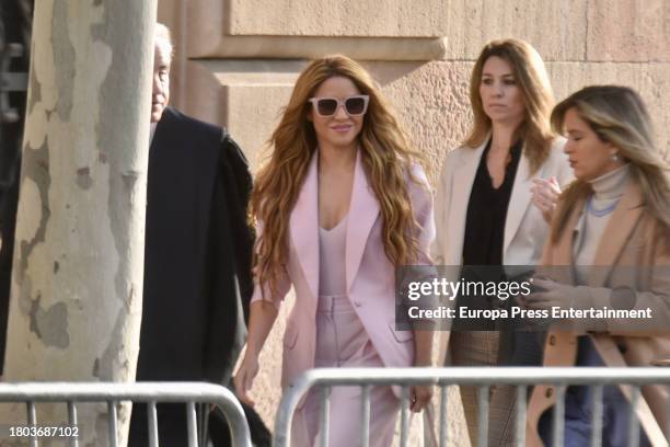 Singer Shakira with her lawyers, Pau Molins , Miriam Company , on her arrival at the Audiencia Nacional on the day her trial begins, on November 20...