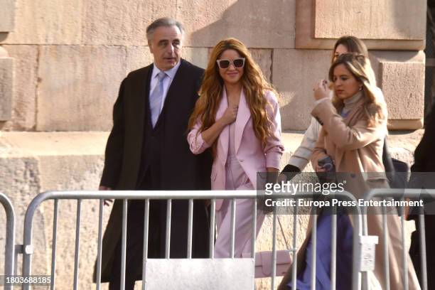 Singer Shakira with her lawyers, Pau Molins , Miriam Company , on her arrival at the Audiencia Nacional on the day her trial begins, on November 20...