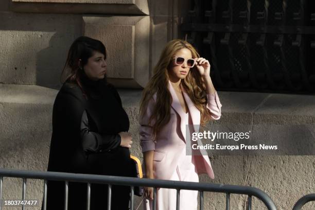 371 Shakira Departs Stock Photos, High-Res Pictures, and Images - Getty
