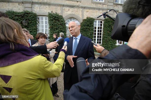 Former US Secretary of State Colin Powell talks to the press after being awarded the Alexis de Tocqueville prize for his book "My American way", 30...
