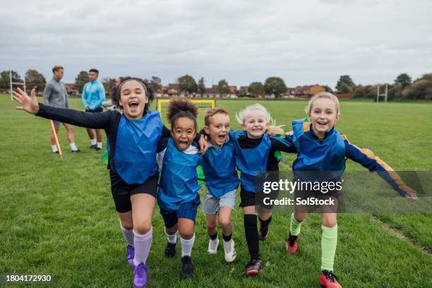 football training celebrations - sport stockfoto's en -beelden