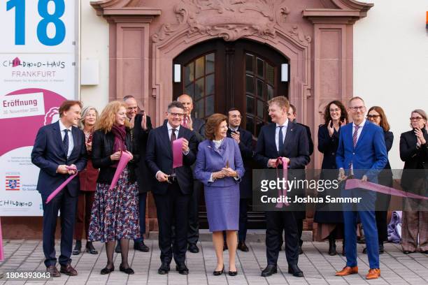 Matthias Kieslich, guest, Prime Minister Boris Rhein and Queen Silvia of Sweden, Jürgen Graf and Kai Klose open the first "Childhood House" on...