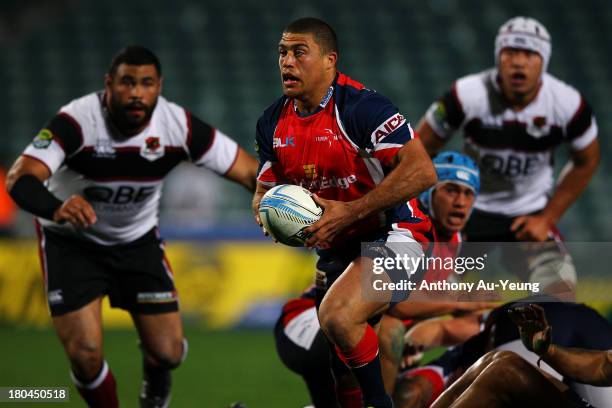 Mark Swanepoel of Tasman makes a run during the round five ITM Cup match between North Harbour and Tasman at North Harbour Stadium on September 13,...