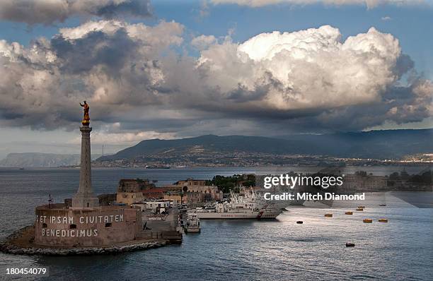 messina port area - messina stock pictures, royalty-free photos & images