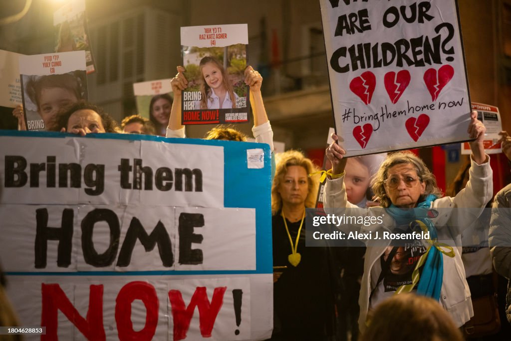Hostage Advocates Rally Outside Unicef Offices In Tel Aviv