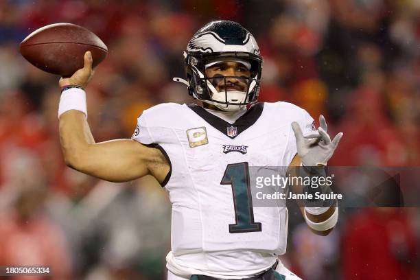 Jalen Hurts of the Philadelphia Eagles passes the ball against the Kansas City Chiefs in the first half at GEHA Field at Arrowhead Stadium on...