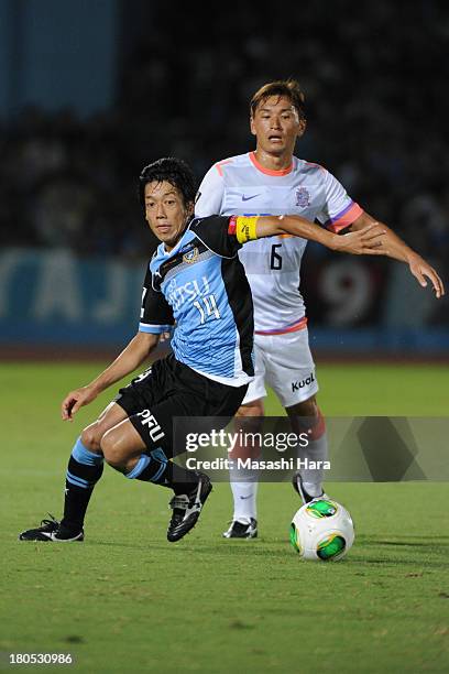 Kengo Nakamura of Kawasaki Frontale in action during the J.League match between Kawasaki Frontale and Sanfrecce Hiroshima at Todoroki Stadium on...