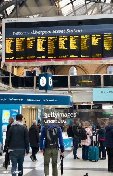 Busy concourse at Liverpool Street railway station, London, England.