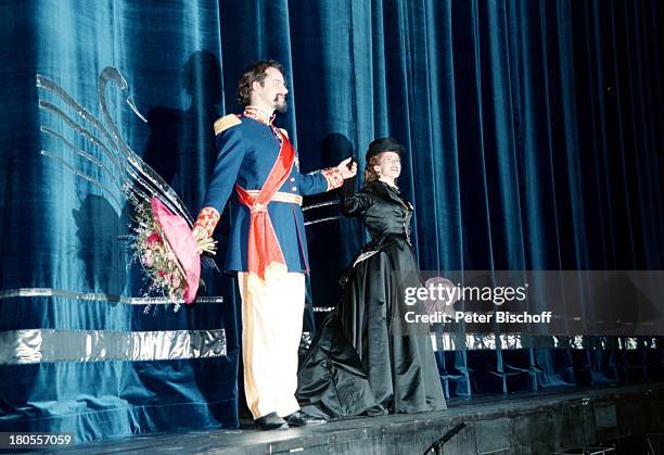 Ludwig II-Darsteller Julian Tovey,;"Sissy" Barbara Buhofer, Premiere "König;Ludwig II. - Sehnsucht nach dem Paradies",;Musical Theater...