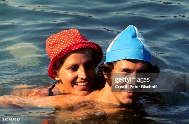 Franz Beckenbauer, Ex-Ehefrau Brigitte,;Dreharbeiten zu "Libero", Israel, Urlaub,;Badekappe, Meer,