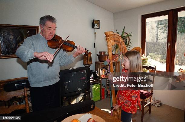 Gerhard Riedmann, Tochter Magdalena,;Homestory, Kematen/; sterreich, Geige,;Harfe, Musik-Instrument,