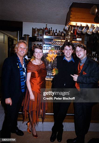 Marcus Zander , Ehefrau Elgin;Angela , Frank Zander ,;Name folgt, Hochzeitsfeier, Berlin, Deutschland, Europa,;Restaurant, "Insel Lindwerder",...