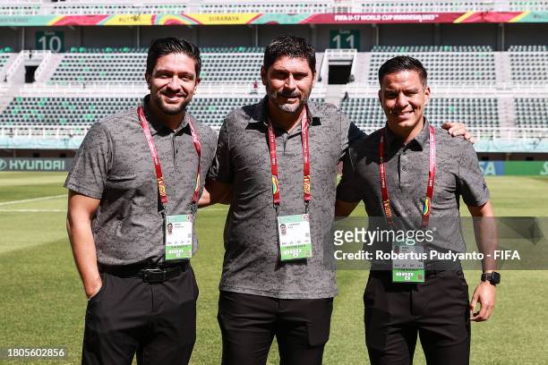 Humberto Ibarra, Raul Chabrand, Head Coach of Mexico, and Juan Cerda pose for a photo prior to the FIFA U-17 World Cup Round of 16 match between Mali...