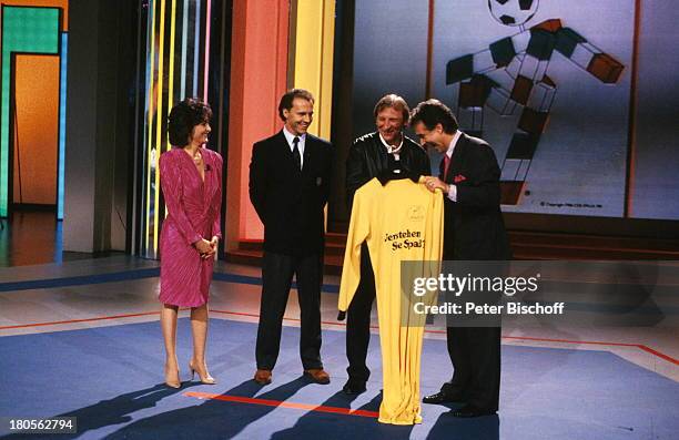 Paola Felix, Ehemann Kurt Felix, Franz;Beckenbauer , Wolfgang Kleff;, ARD-Show, "VerstehenSie Spaß?",;gelbes Kleid, Mann,