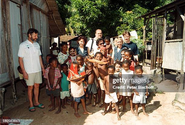 Anita Hofmann ,;Vater Sepp Hofmann, Alexandra Hofmann;, Lebensgefährte;Dietmar Geiger, ;einheimische Kinder, Kreuzfahrt "1001;Nacht" des "African...