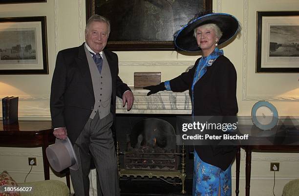 Robert Freitag, Ehefrau Maria Sebaldt,;Hochzeit von Oliver Tobias,;Großbritannien, England, London,;Abendgarderobe, Anzug, Kleid, Zylinder,;Hut,...