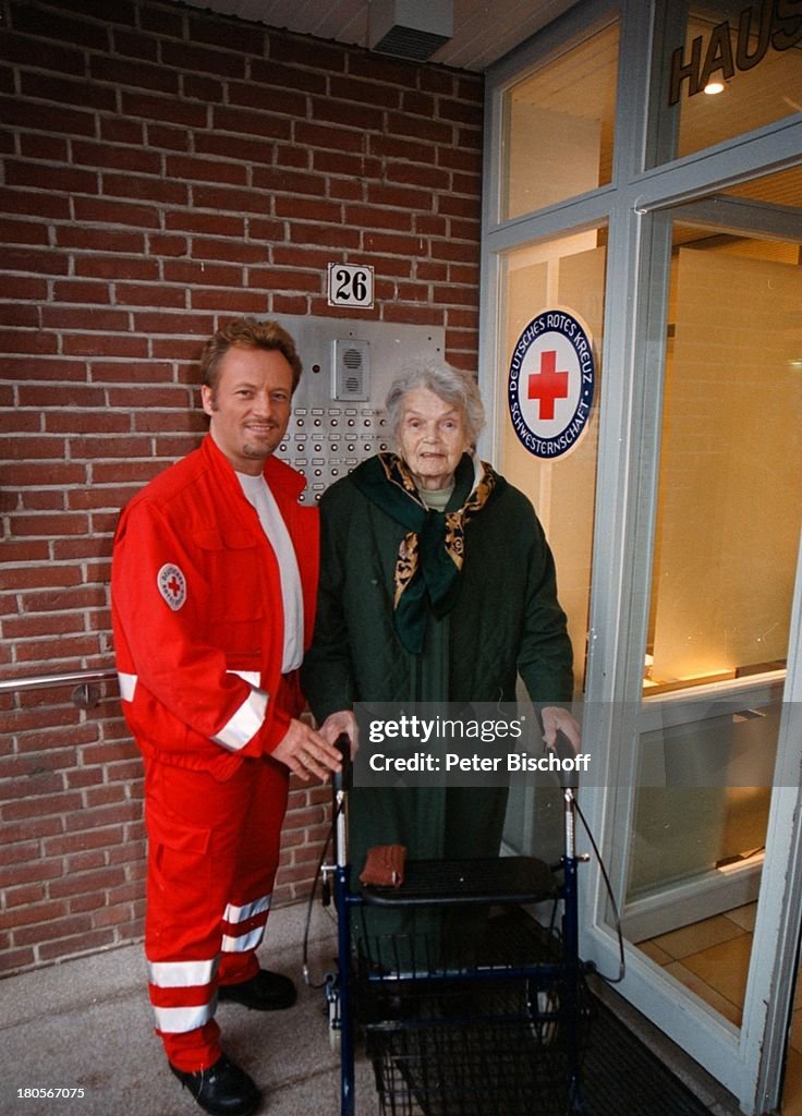 Uwe Hübner, Alma Hein (pensionierte;'Rot-Kreuz'-Schwester), Rett