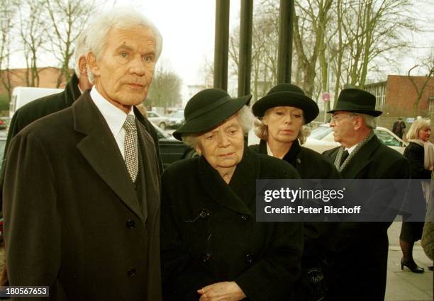 Wilhelm Wieben, Heidi Kabel, Tochter Heidi;Mahler, Trauerfeier von Dr. Peter;Matthaes, Hamburg-Harvestehude, "Kirche am;Turmweg", Trauerkleidung,