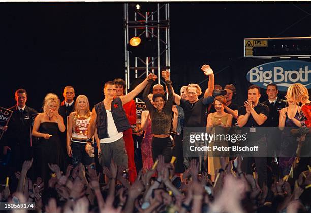 Sabrina, Verena, Alexander "Alex" Jolig,;Manuela "Manu" Schick, Kerstin Klinz,;Jana, Zlatko "Zladdi" Trpkovski,;, John, Andrea Singh, Jürgen...