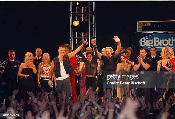 Sabrina, Verena, Alexander "Alex" Jolig,;Manuela "Manu" Schick, Kerstin Klinz,;Jona, Zlatko "Zladdi" Trpkovski, Jana,;, John, Andrea Singh, Jürgen...