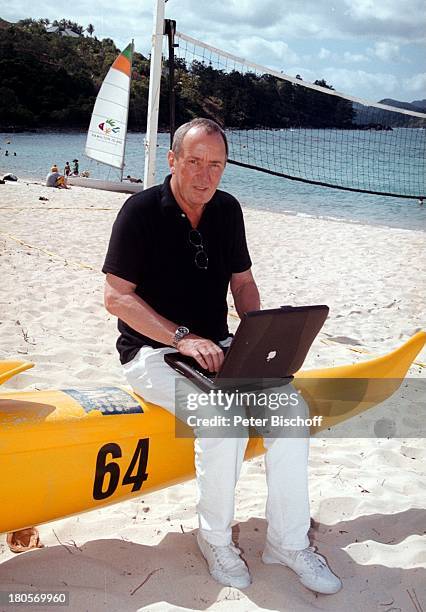 Vadim Glowna, am Rande der Dreharbeiten zur ZDF-Reihe "Traumschiff", Folge 37 "Sydney", "Olympia"-Special, Australien, , Hamilton Island,...