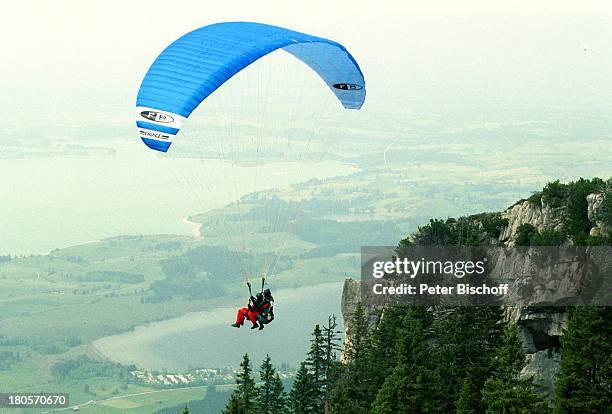 Michael , Gleitschirmfluglehrer, Schwangau/Allgäu, Bayern, Fluglehrer, Ausrüstung, Fallschirm, Gleitschirm,