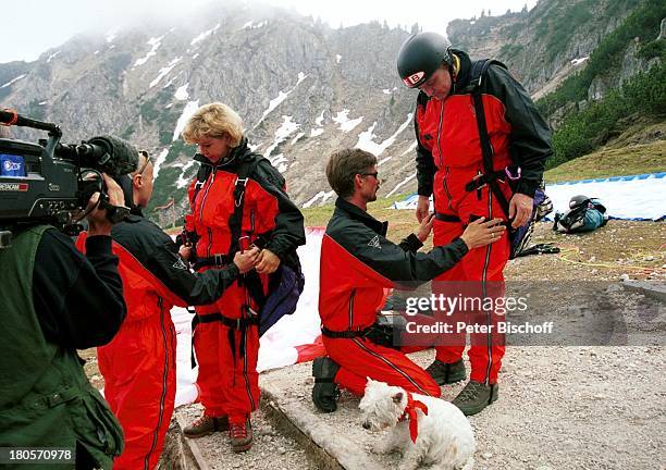 Marianne , Michael Hartl, Schwangau/Allgäu, Bayern, Fluglehrer, Ausrüstung, Kamera, Fallschirm, Gleitschirm,