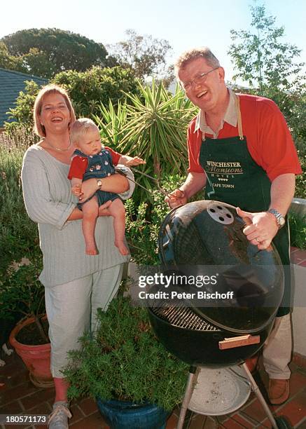 Nils Heckscher, Tochter Julie, Ehefrau Sabine, Homestory, Kapstadt/Südafrika, Frau, Garten, Grill, Barbecue,