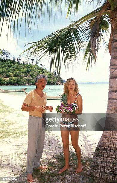 Constanze Engelbrecht, Ehemann;Francois Nocher, ZDF-Serie "Insel der;Träume", Palmen, Strand, Bikini, Urlaub,