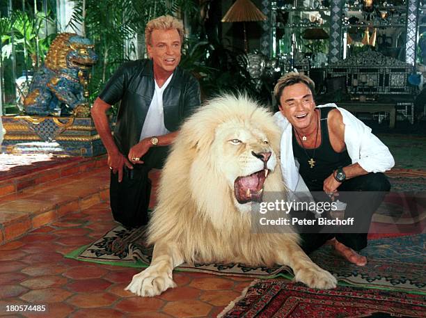 Siegfried & Roy, Homestory, "Dschungel Palast", Las Vegas/Nevada/USA, Garten, Löwe, weisser Löwe, P.-Nr:383, Tier, Künstlernamen, Siegfried...