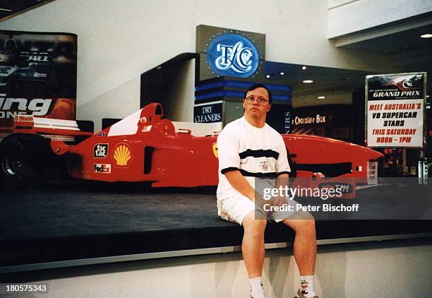 Michael Wittsack, Ausstellung, original;Porsche von Michael Schumacher, Brille,;Behinderung "Down-Syndrom",