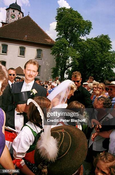 Alexandra Hofmann, Ehemann Dietmar Geiger, Hochzeitsgäste, Hochzeit von Alexandra Hofmann , Kirche St.Martin/Meßkirch/Baden-Württemberg, Blumen,...