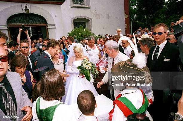 Alexandra Hofmann, Ehemann Dietmar Geiger, Hochzeitsgäste, Hochzeit von Alexandra Hofmann , Kirche St.Martin/Meßkirch/Baden-Württemberg, Blumen,...