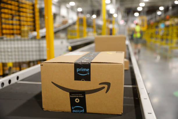 FL: Amazon Fulfillment Center Operates On Cyber Monday
