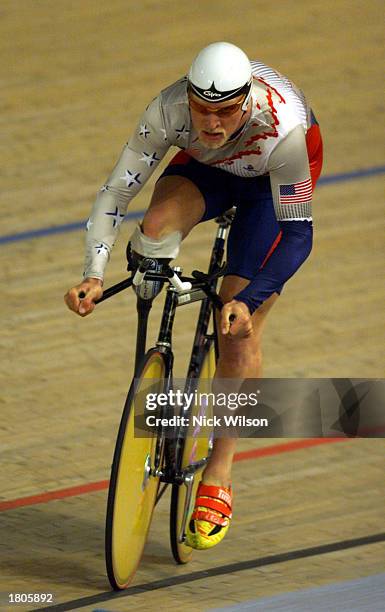 Dory Selinger of USA in action during the Mixed 1 Kilometre Time Trial LC2 Final during the Sydney 2000 Paralympics cycling at the Dunc Gray...