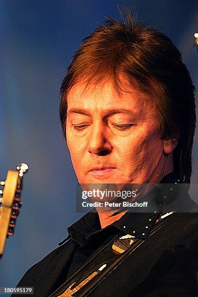 Chris Norman , "Gala zur Verleihung des Internationalen Schlagerpreises", von "RPR 2-Schlagerradio", Ludwigshafen, Bühne, Auftritt, Gitarre, Musiker,...